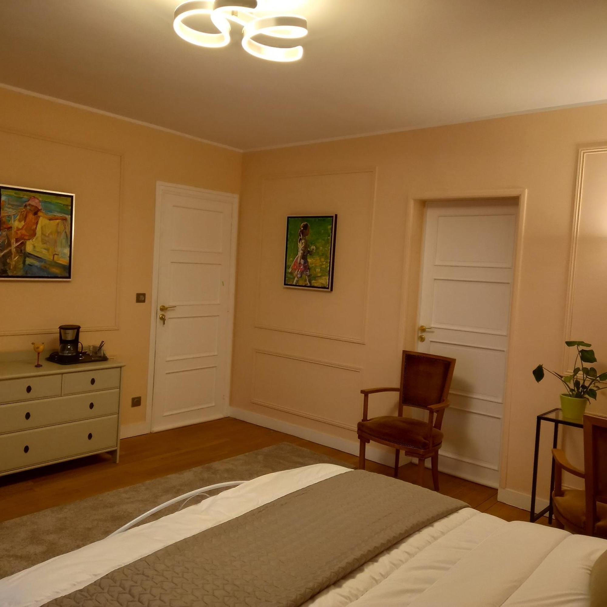 Molibeau Hotel Бове Екстериор снимка